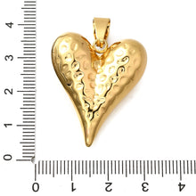 Load image into Gallery viewer, Hammered Heart Charm