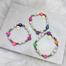 Load image into Gallery viewer, Amaryllis Bracelet