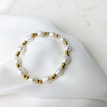 Load image into Gallery viewer, Pretty in Pearls Bracelet
