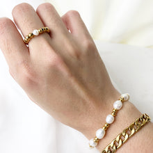 Load image into Gallery viewer, Pretty in Pearls Bracelet