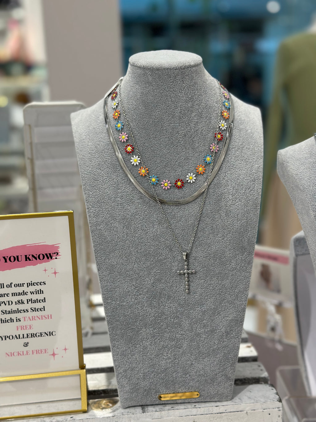 Colorful Daisy Necklace