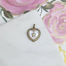Cargar imagen en el visor de la galería, Heart of Faith Charm

