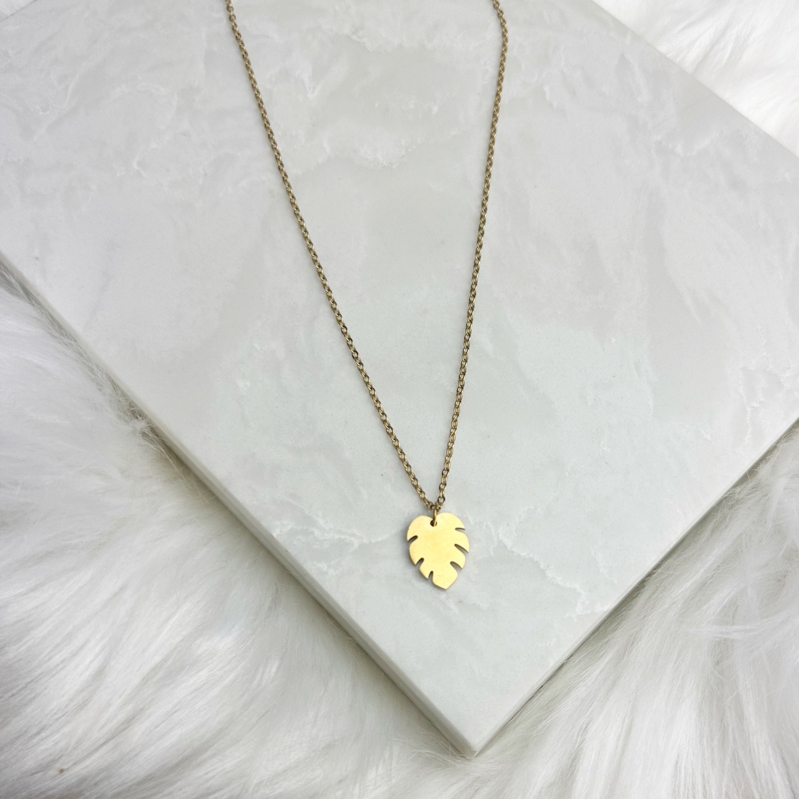 Monstera Necklace