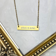 Cargar imagen en el visor de la galería, Jesus is King
