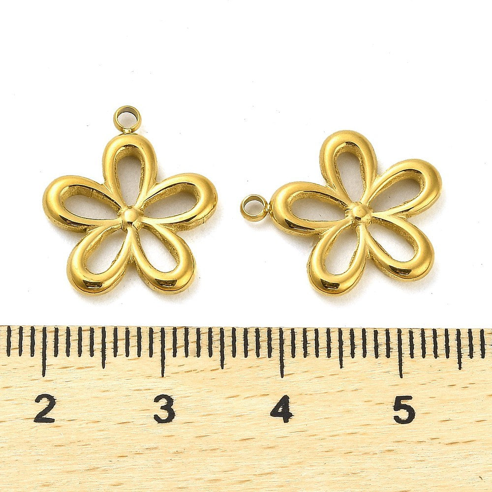Dainty Daisy Charm