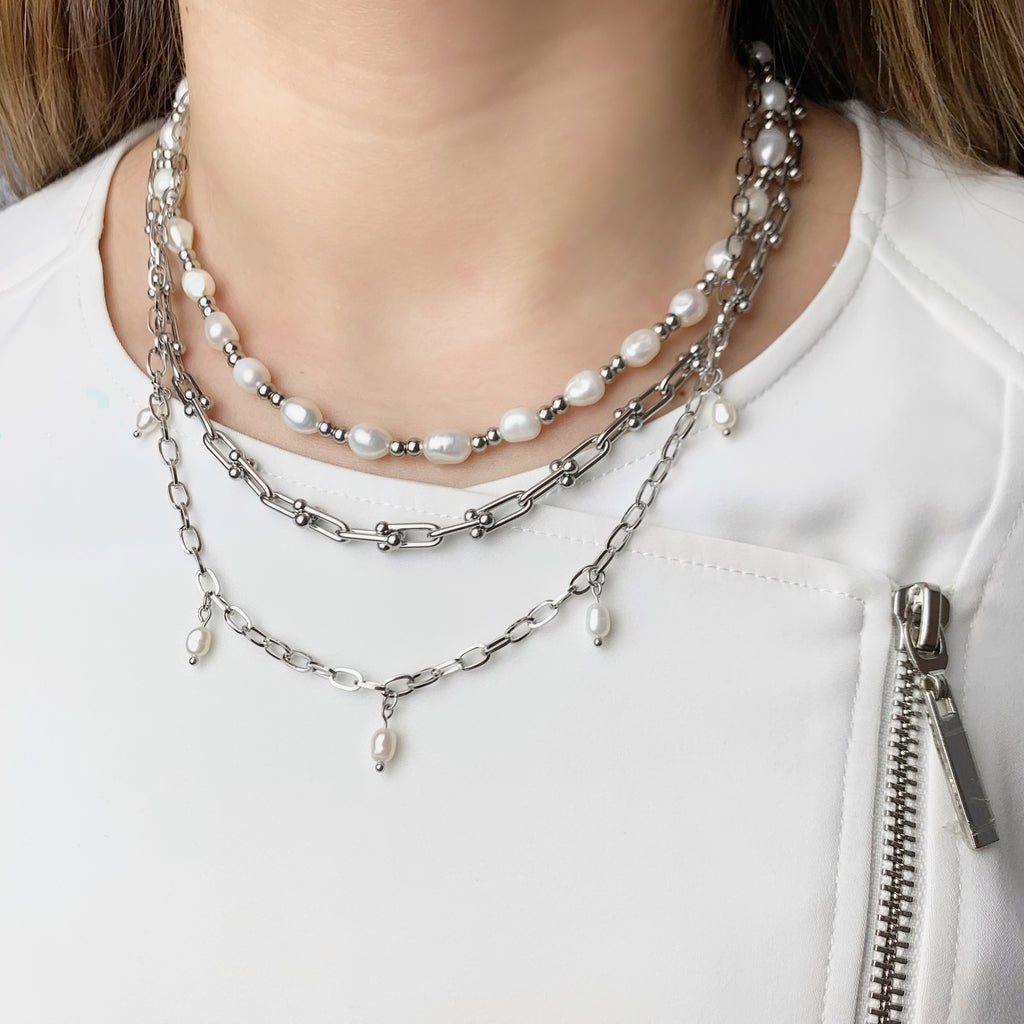 Pretty in Pearls Choker