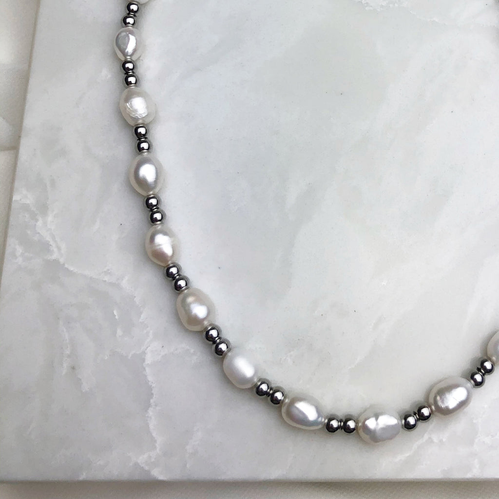 Pretty in Pearls Choker