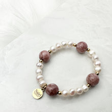 Load image into Gallery viewer, Lily Pearl Bracelet
